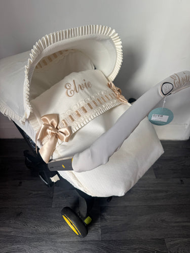 Material Cream Extra Ruffle Artenas Car Seat Set