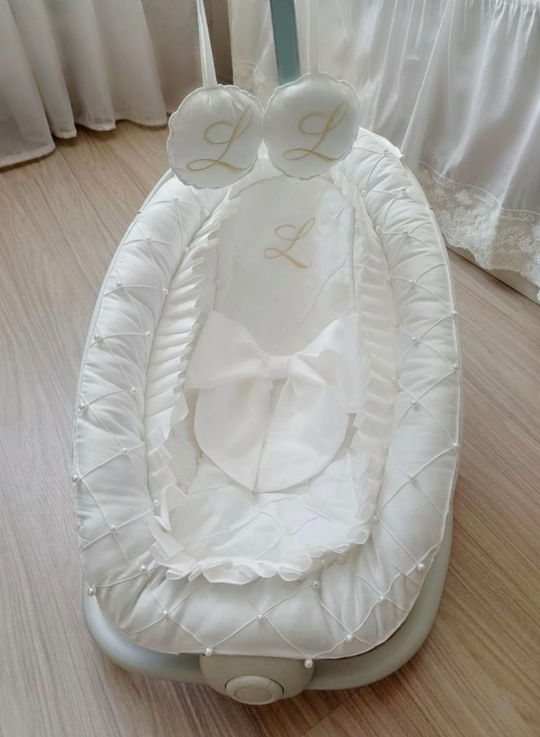 Luxury Pearl Bouncer Baby Chair