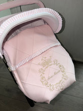 Load image into Gallery viewer, Diamond single Stitch crown crest Frill leatherette Car Seat Set *various colours*