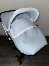 Load image into Gallery viewer, Blue &amp; White leatherette Frill Car Seat Set