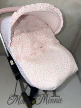Load image into Gallery viewer, Floral Car Seat Set