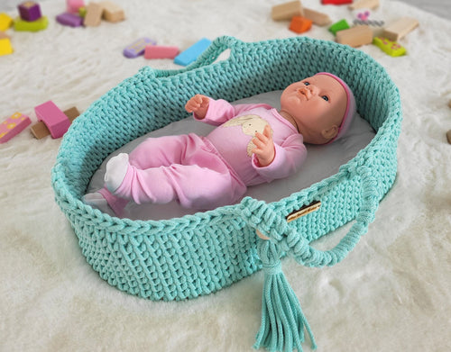 Mint dolls crochet Moses basket