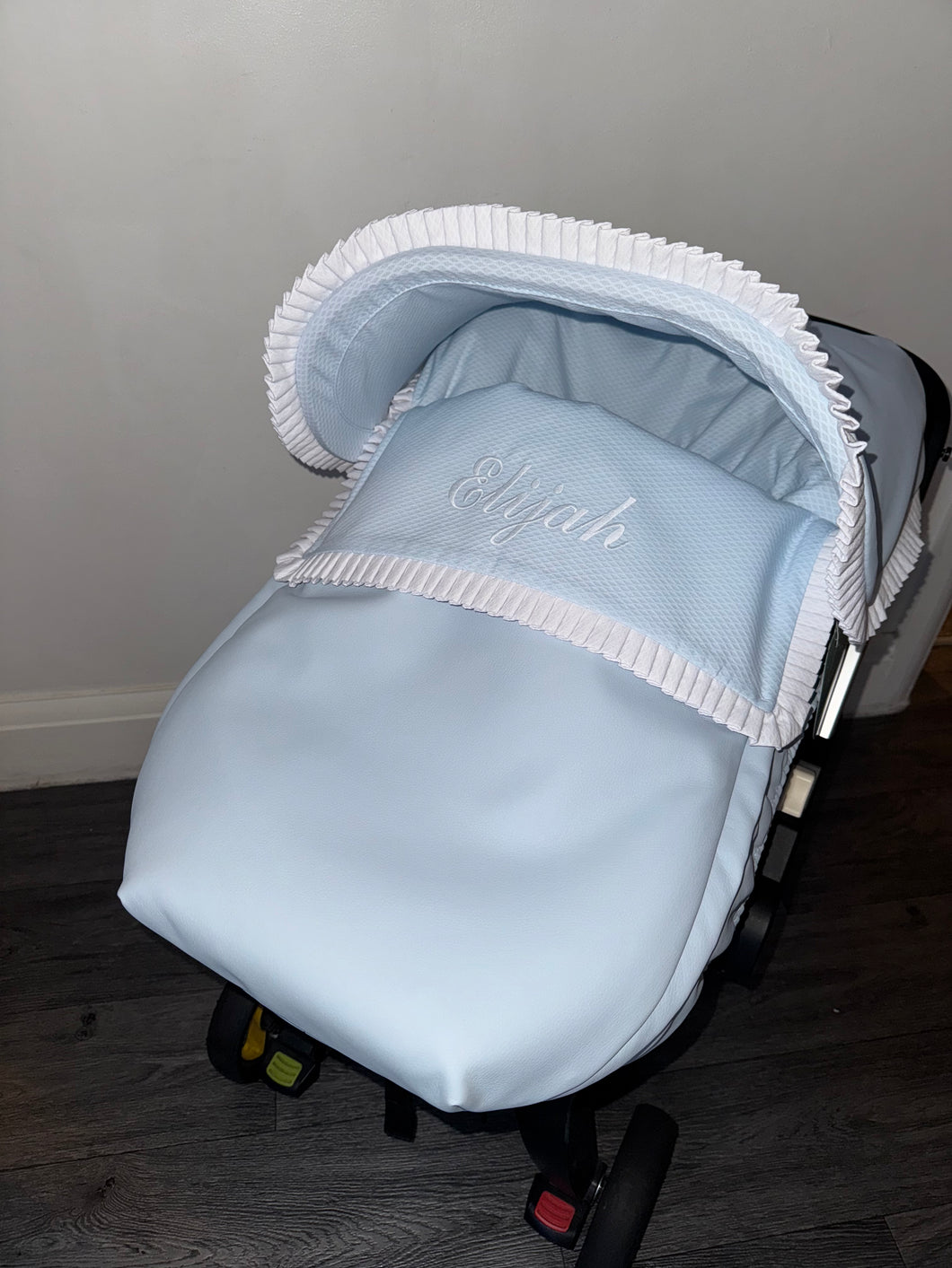 Blue & White leatherette Frill Car Seat Set
