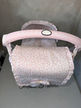 Load image into Gallery viewer, Floral shoulder bag