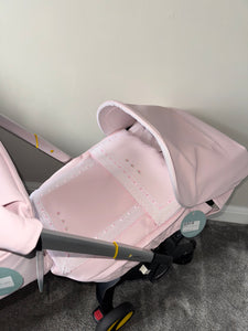 Pink leatherette plain Carla car seat set