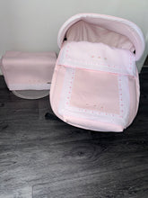 Load image into Gallery viewer, Pink leatherette plain Carla car seat set