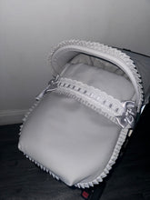 Load image into Gallery viewer, Extra Ruffle Artenas Car Seat Set *various colours*