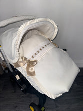 Load image into Gallery viewer, Cream Extra Ruffle Artenas Car Seat Set