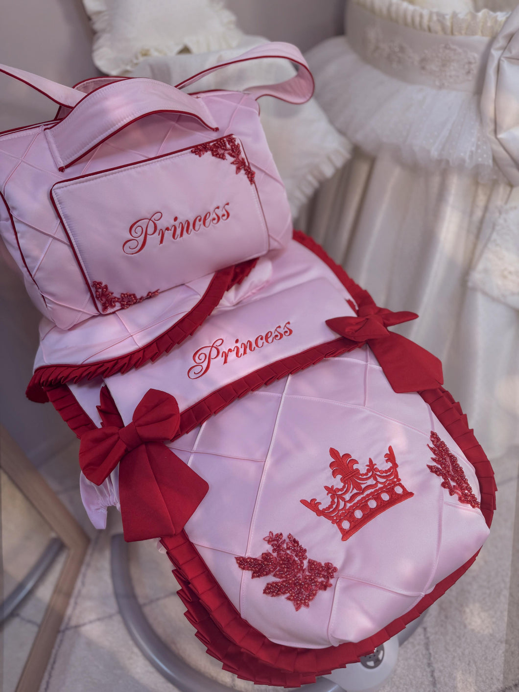 Satin beau heart wreath set