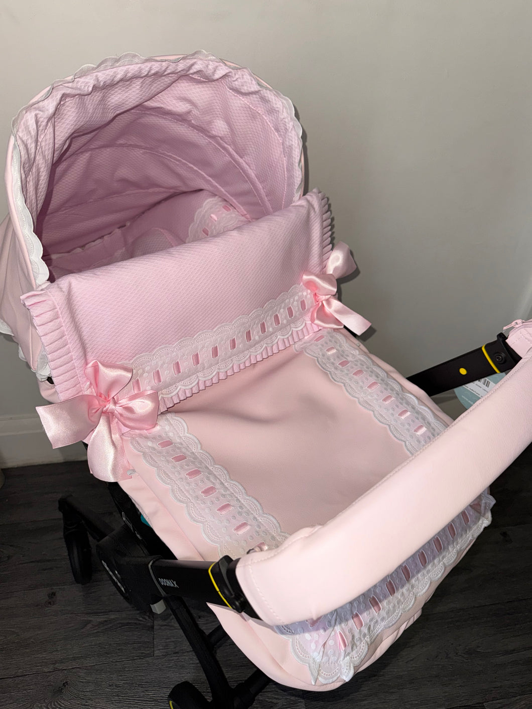 Artenas Extra Lace & Ribbon Car Seat Set *various colours*