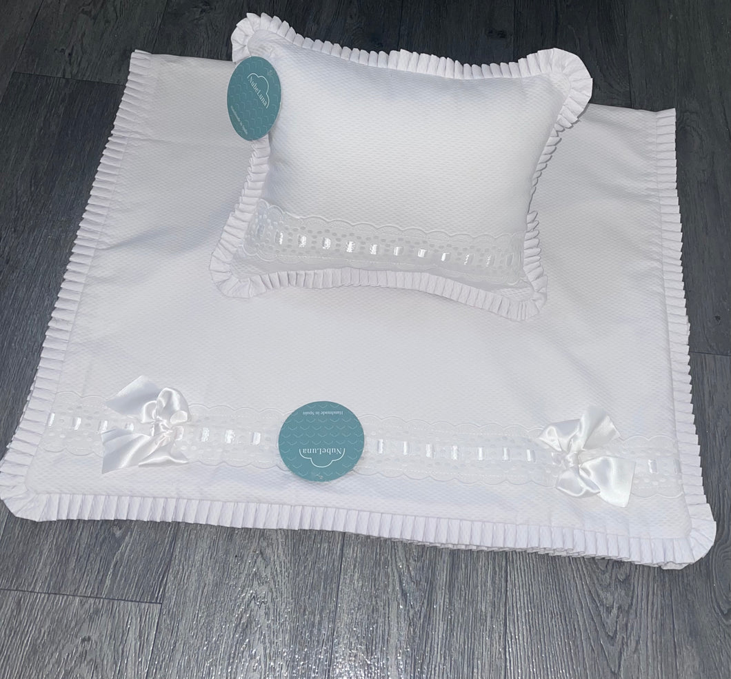 Artenas ruffle Blanket (various colours)