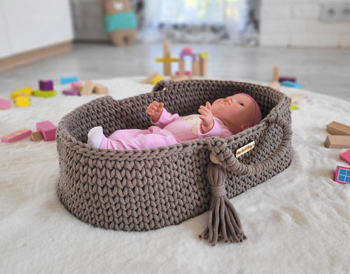 Mocha dolls crochet Moses basket