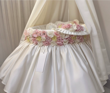 Load image into Gallery viewer, Cream &amp; pink flower luxury full bassinet set