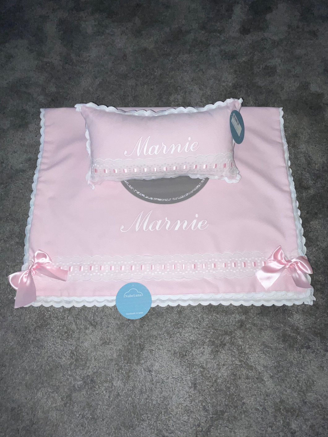 Artenas Blanket & Pillow 22x44cm bundle various colours)