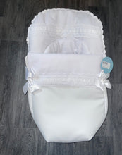 Load image into Gallery viewer, White Leatherette Artenas Car Seat Set