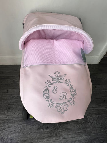 Custom Crown Crest Leatherette Set